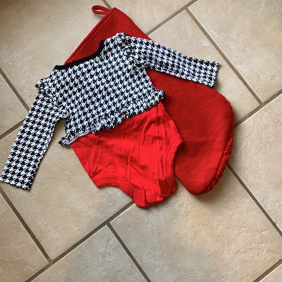 Cute onesie - Picture 2 of 3